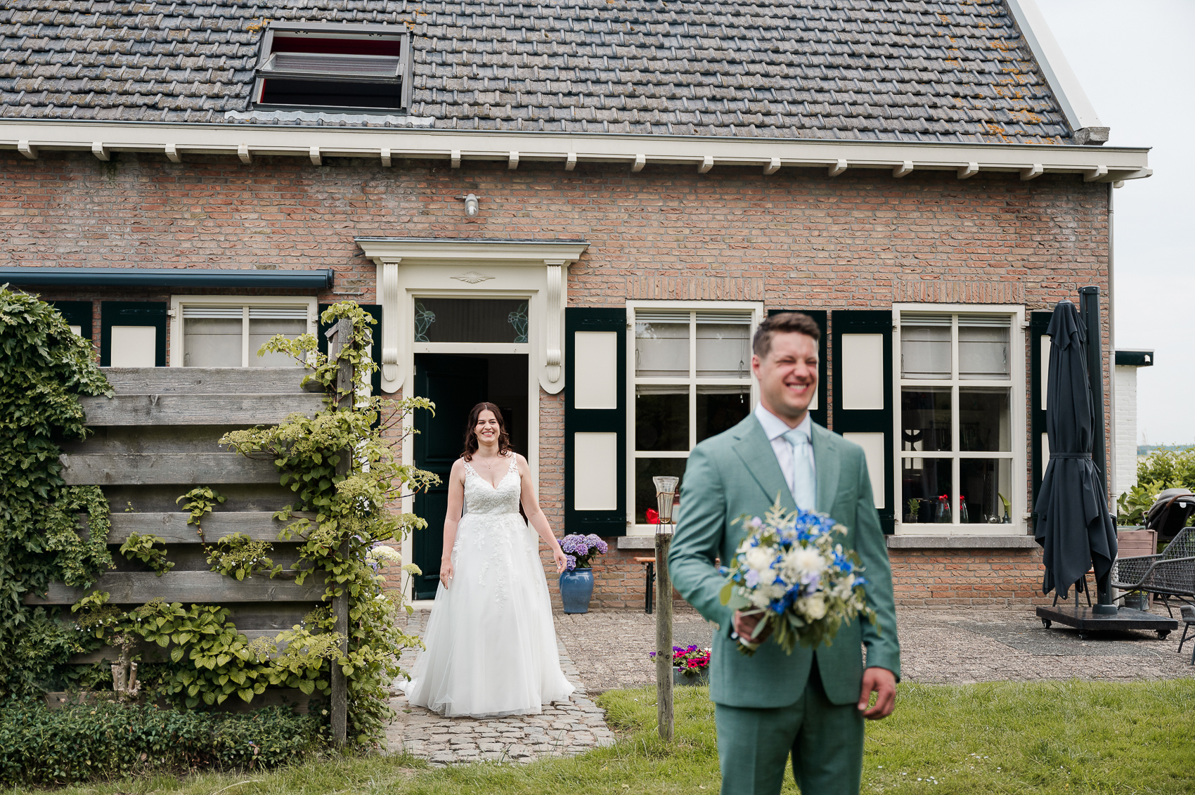 first look eerste ontmoeting tijdens de bruiloft.